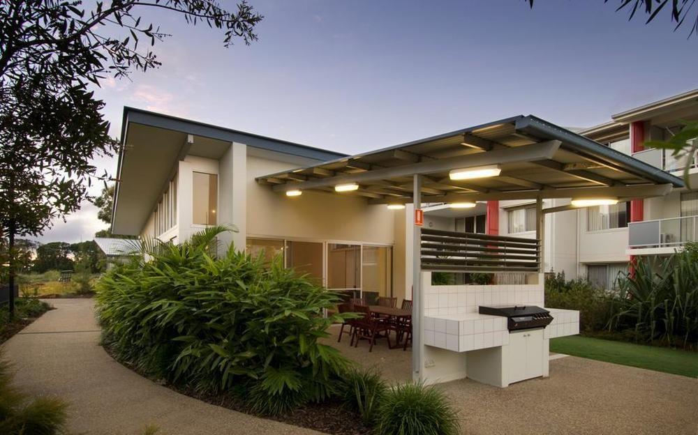 Ramada Encore By Wyndham Whale Cove Hervey Bay Exterior foto