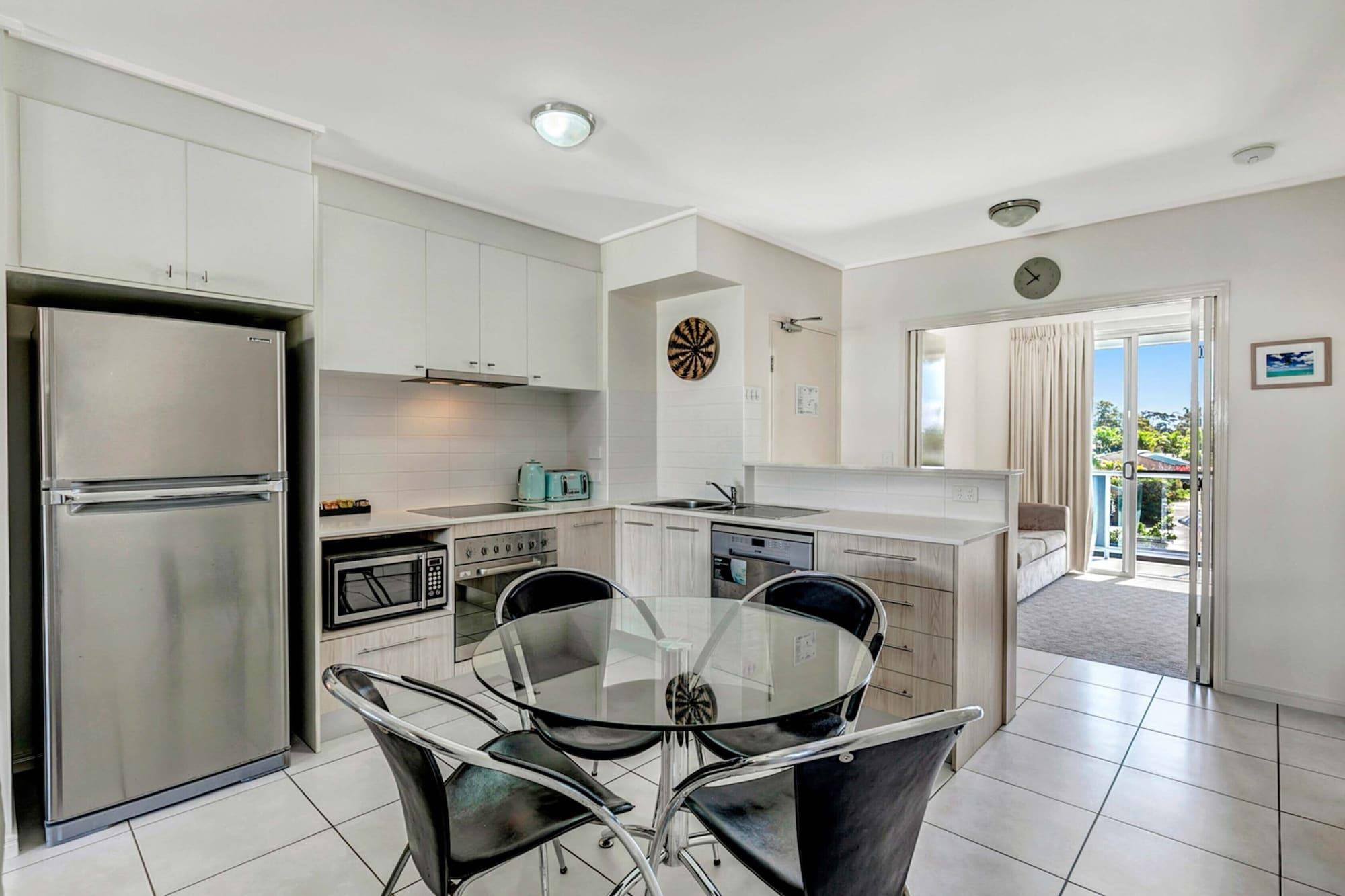 Ramada Encore By Wyndham Whale Cove Hervey Bay Exterior foto